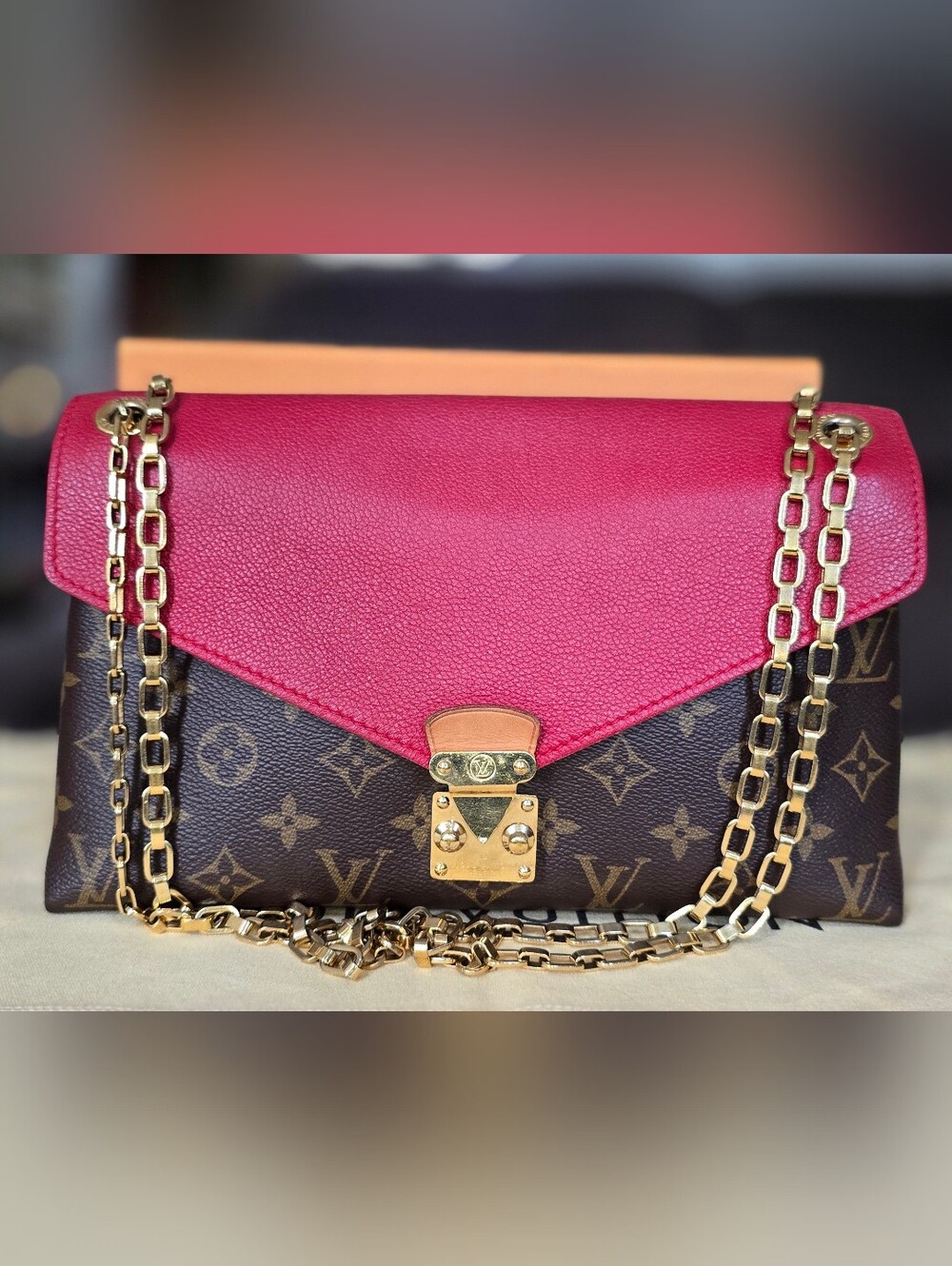 Louis Vuitton Pallas Chain Shoulder/Crossbody Bag